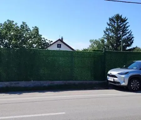 Terasa 度假居 Cortanovci