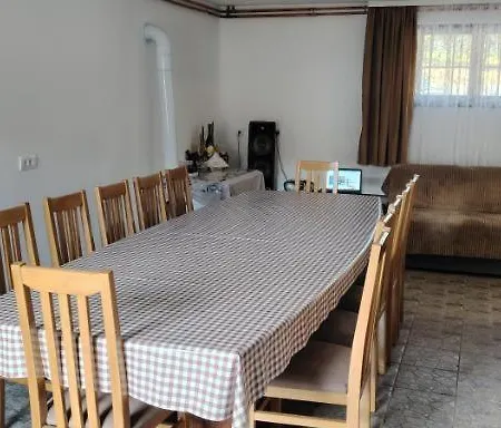 Terasa 度假居 Cortanovci